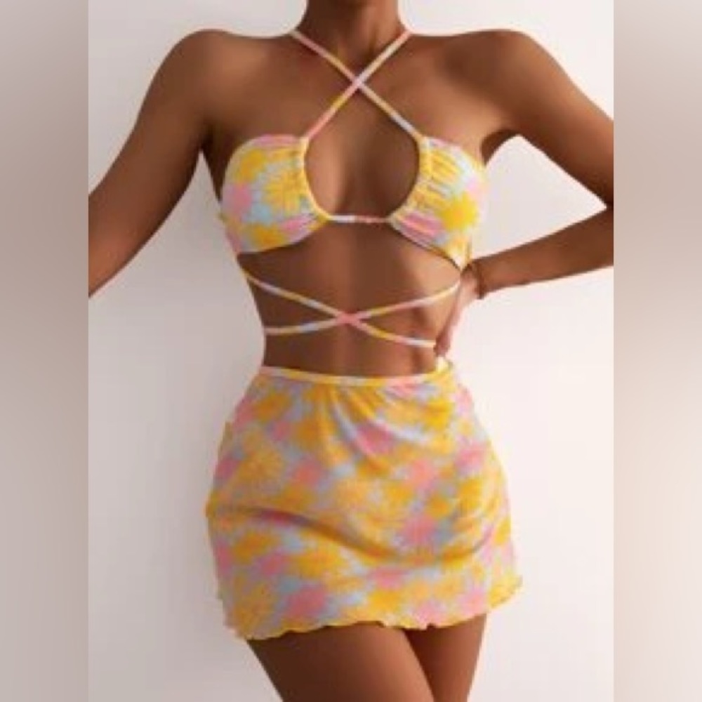Hawaiian bathing suit. Three piece